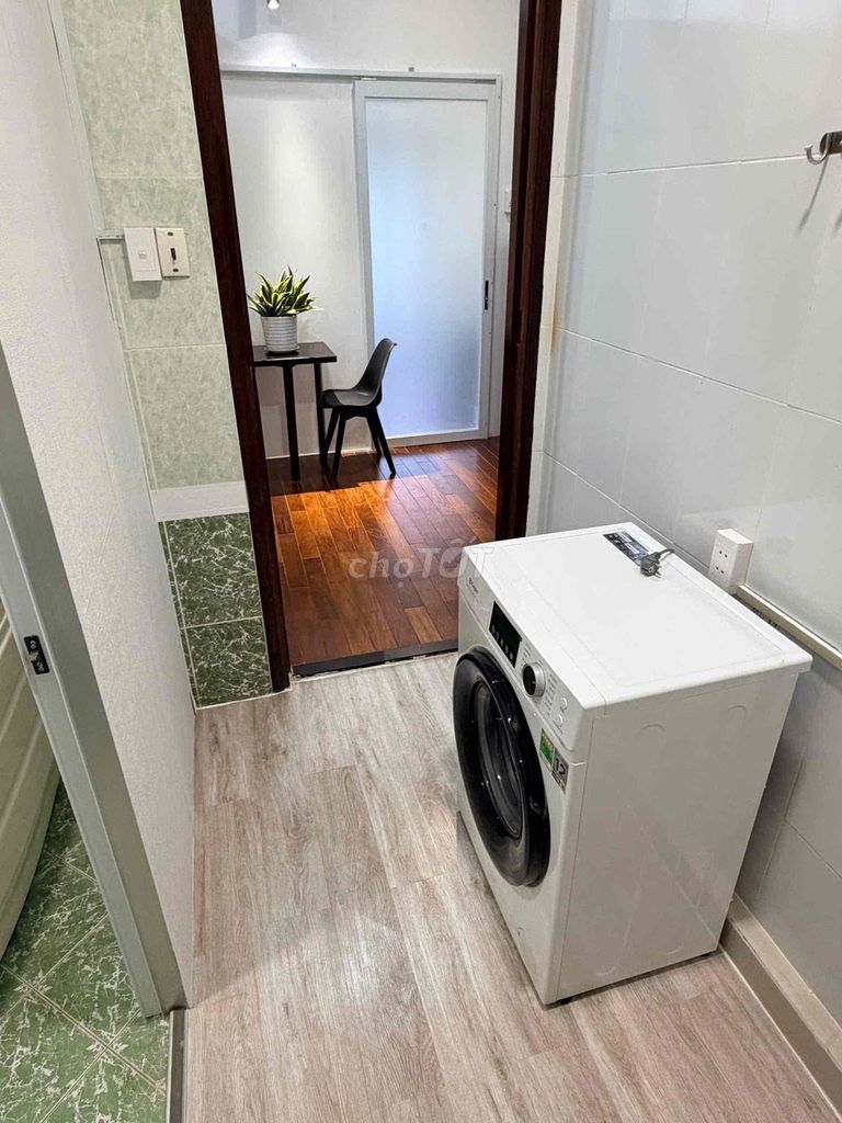 One bedroom has a new ballcon full Nguyễn Cửu Vân interior.