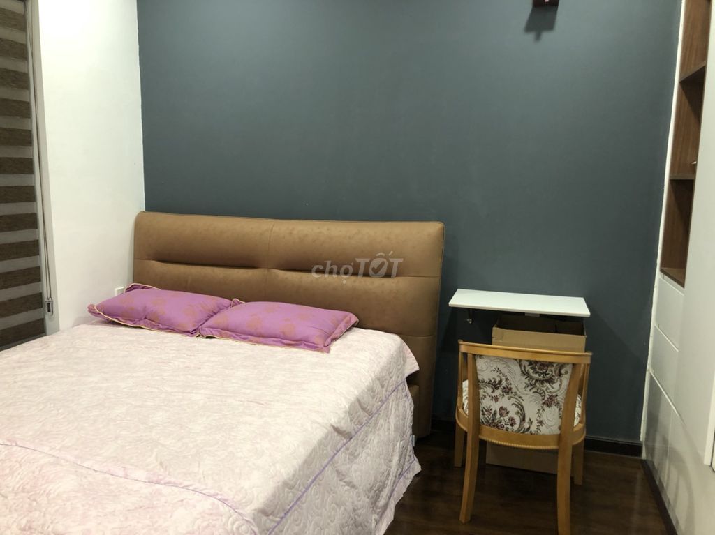 It's the owner of Tân Phước Plaza. 11 – 120 M2 (3 bedroom - 2 toilets) - 15 million