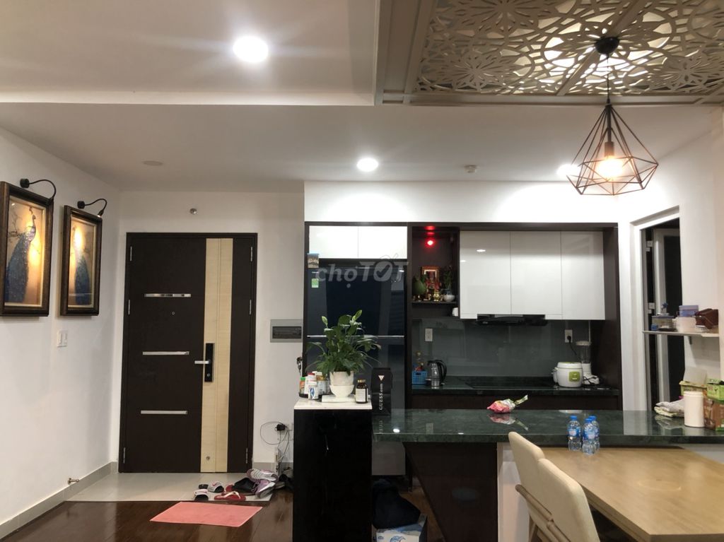 It's the owner of Tân Phước Plaza. 11 – 120 M2 (3 bedroom - 2 toilets) - 15 million