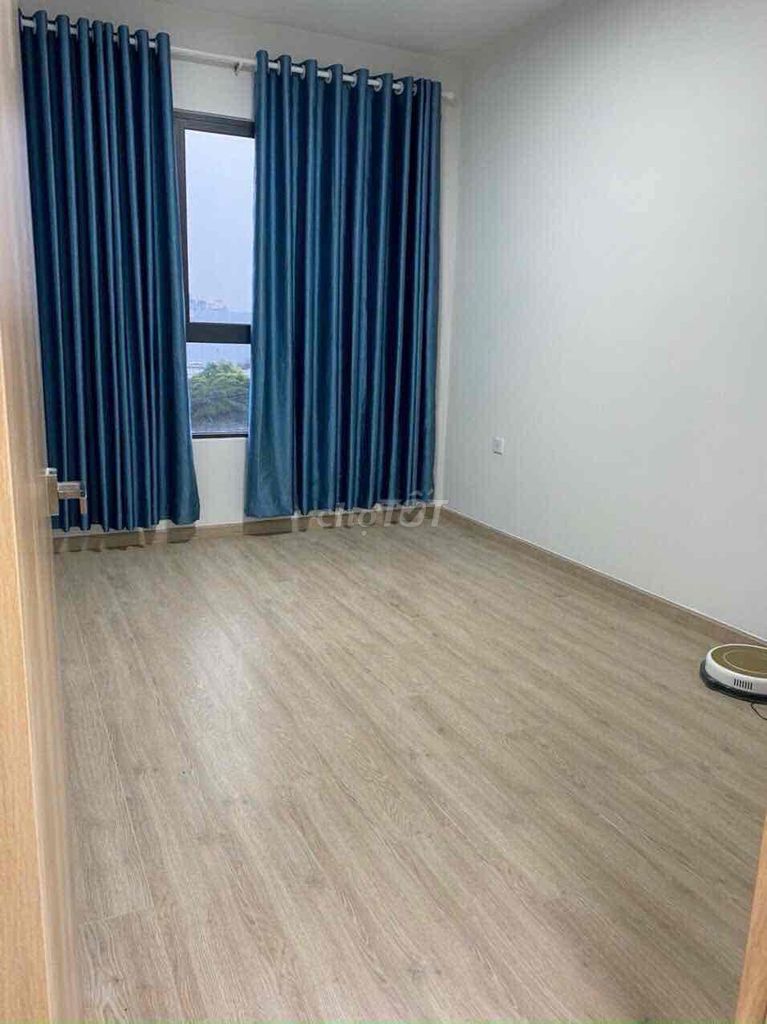 I'm renting two basic interior rooms.