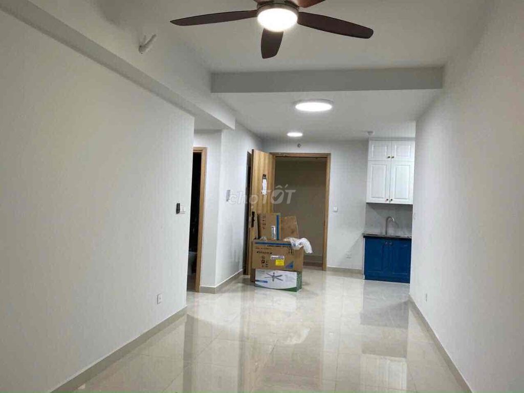 I'm renting two basic interior rooms.