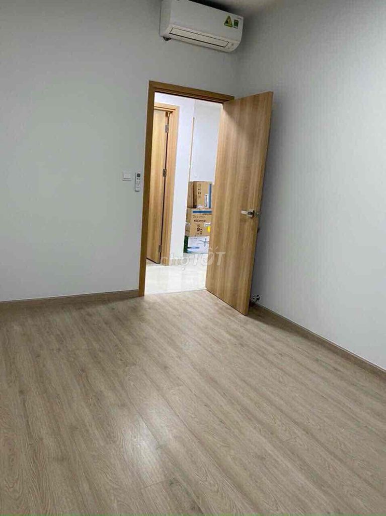 I'm renting two basic interior rooms.