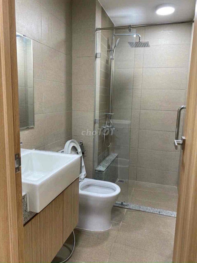 I'm renting two basic interior rooms.