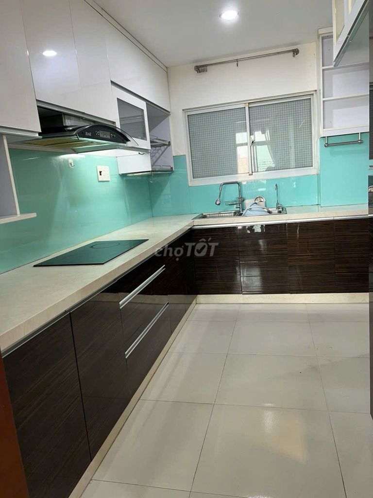 We need to rent out apartment Tản Đà Court, 18711, District 5.