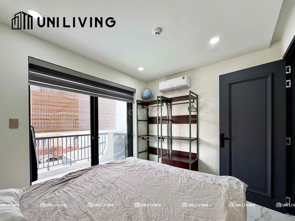 Open the high-end apartment building. A 45-55-milent garden bedroom.
