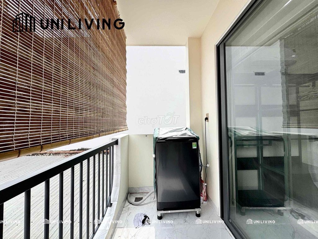 Open the high-end apartment building. A 45-55-milent garden bedroom.