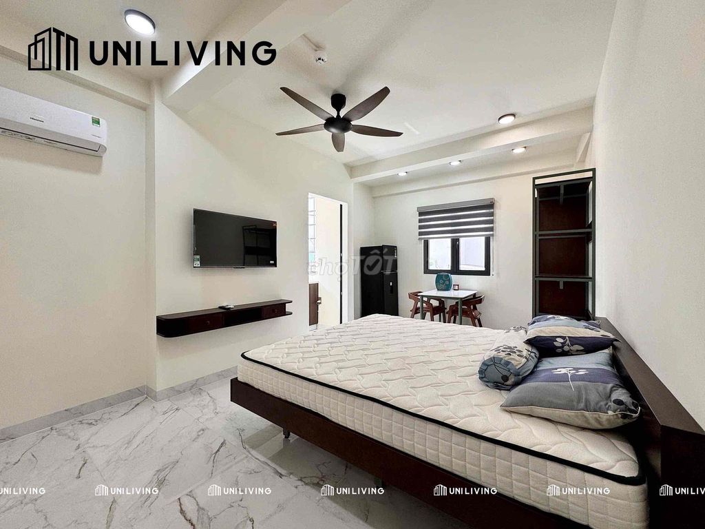 Open the high-end apartment building. A 45-55-milent garden bedroom.