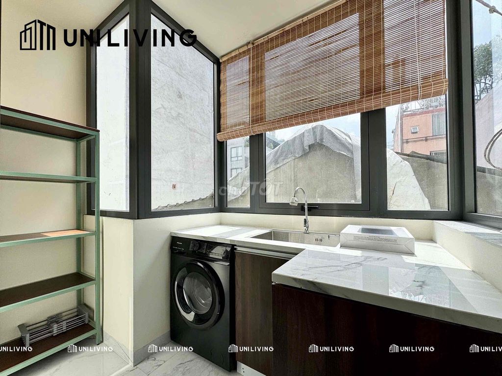 Open the high-end apartment building. A 45-55-milent garden bedroom.