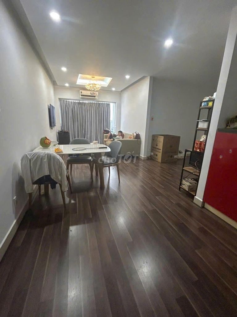 Need to rent the apartment to Mai, District 5, 13.5 million a month.