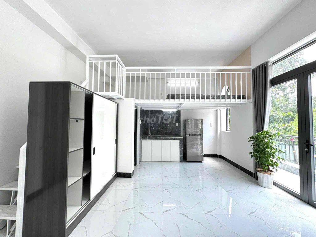 Open balcony - full interior right on Nguyễn Thị Định
