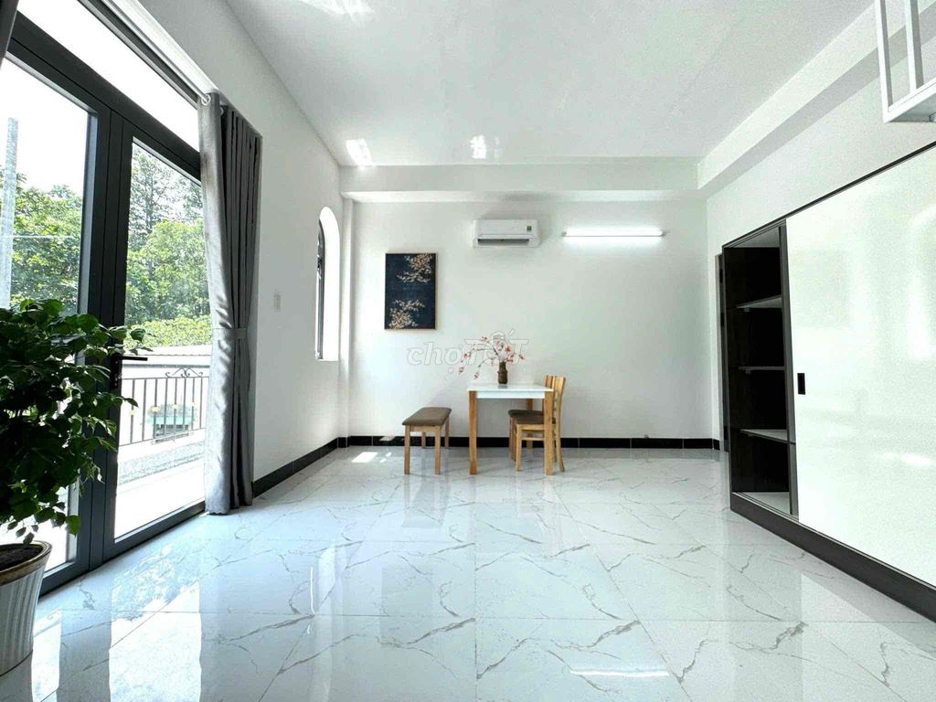 Open balcony - full interior right on Nguyễn Thị Định