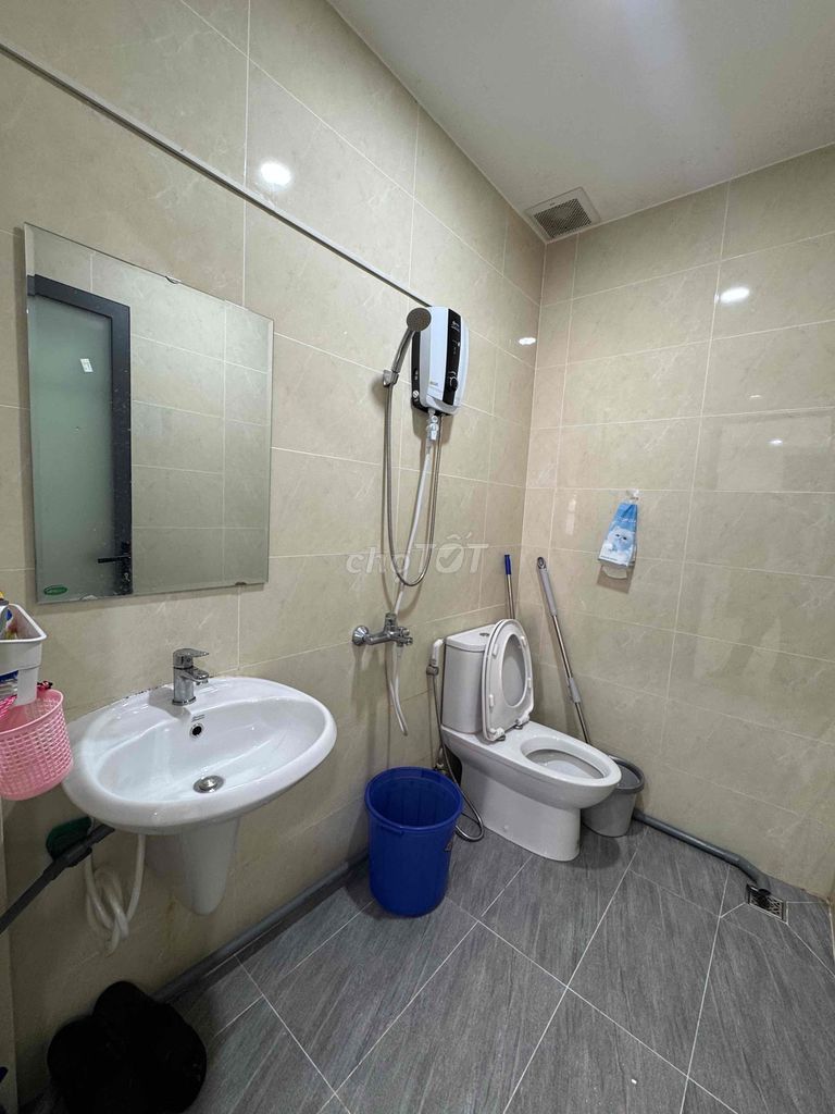 Rent Studio's apartment. A bedroom. A elevator bathroom. Six million.