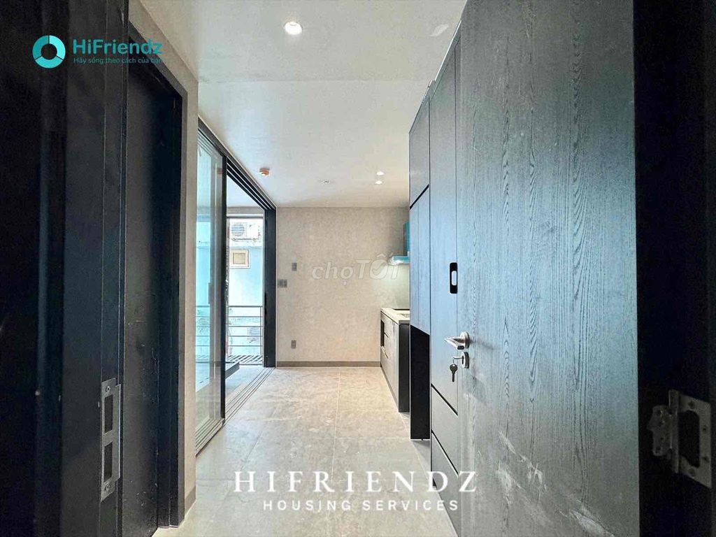 The new balconies room is 100 percent bordering District 5.