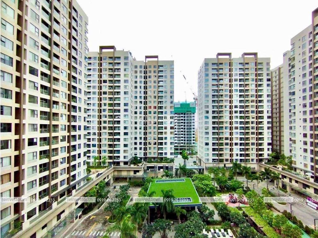 Right there. Full interior apartment 80 M. 12 million in the city of Ho Chi Minh.
