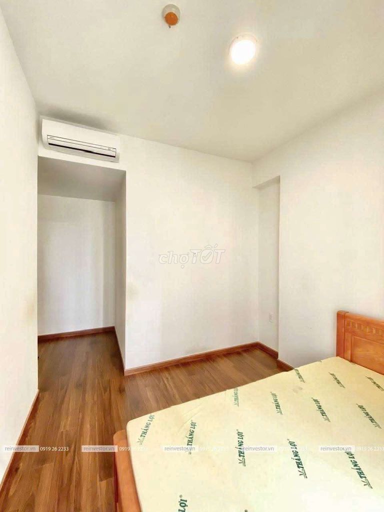 Right there. Full interior apartment 80 M. 12 million in the city of Ho Chi Minh.