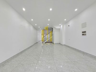 Three floor 5 x 20 meters costs 35 million new house near Lương Định Của