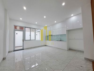 Three floor 5 x 20 meters costs 35 million new house near Lương Định Của