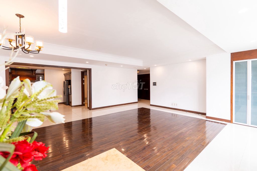 Rent the penthouse the manor 232 M2 - 4 bedroom - 40 million a month