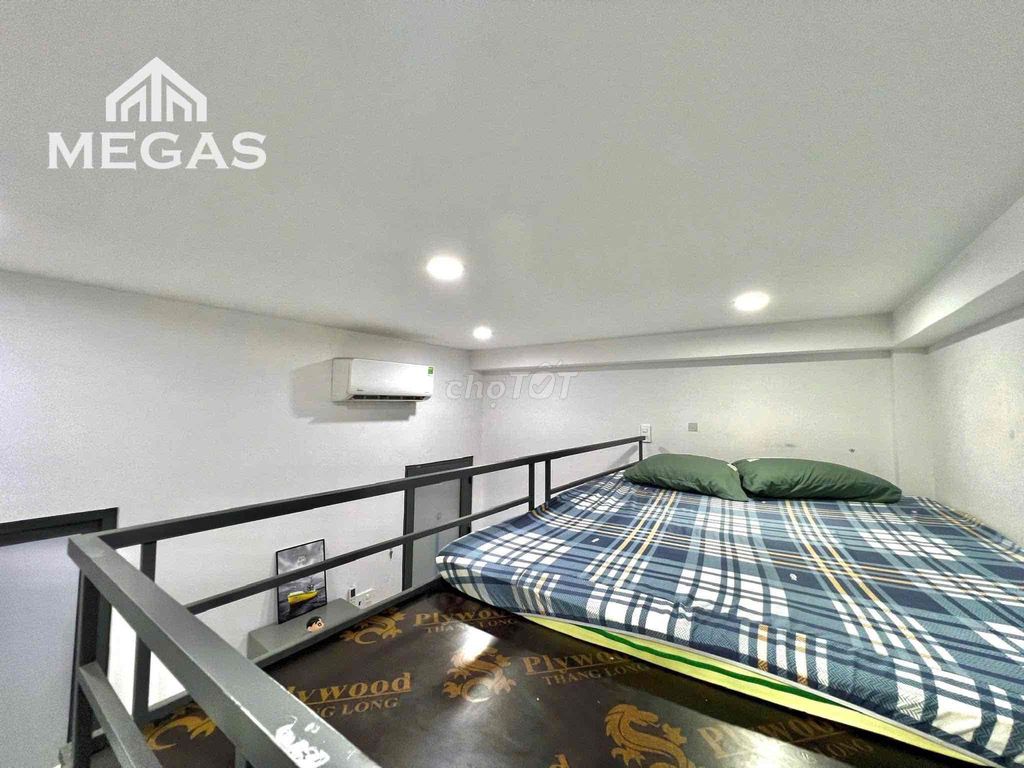 high-end motel-- with guard--unguarded--full furniture--right sign