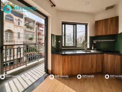 Super-price openings for elevator full interiors in the nice sull-scow market.