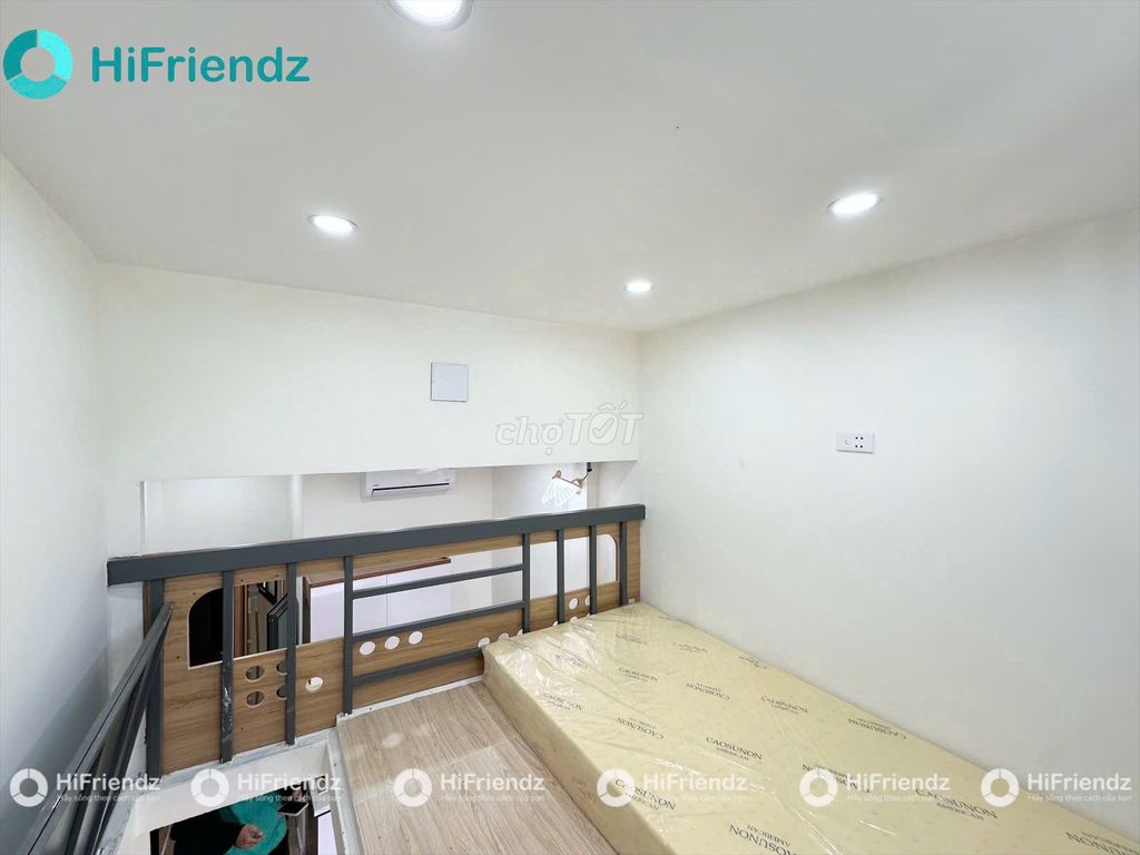 Rent room-- nice, cool room-- student prices.