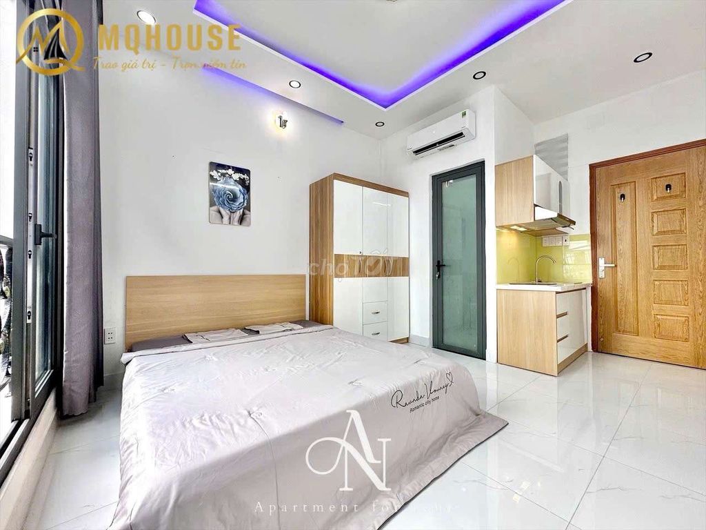 The super-split balcony studio Thích Quảng Đức