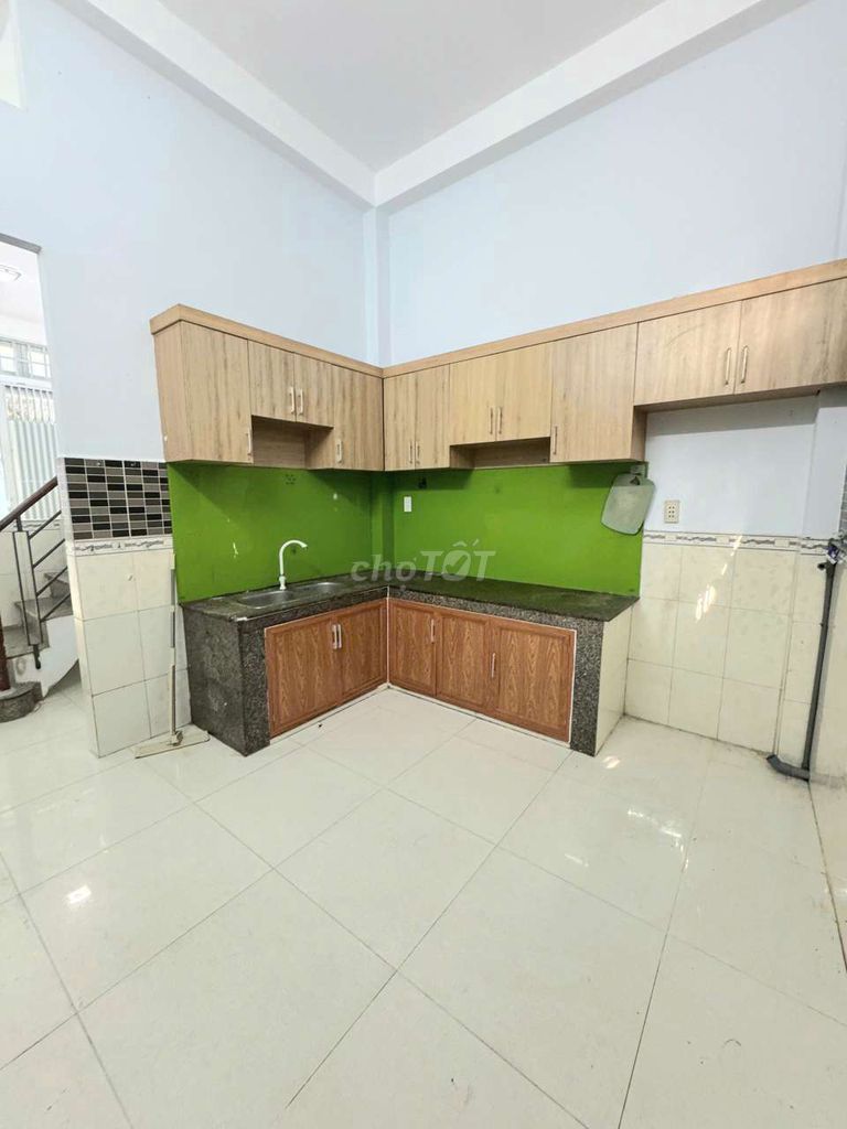 449/ Hương Lộ 2 4 bedrooms... 9 million.