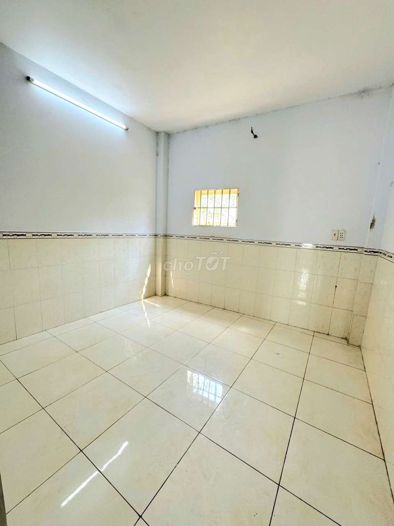 449/ Hương Lộ 2 4 bedrooms... 9 million.