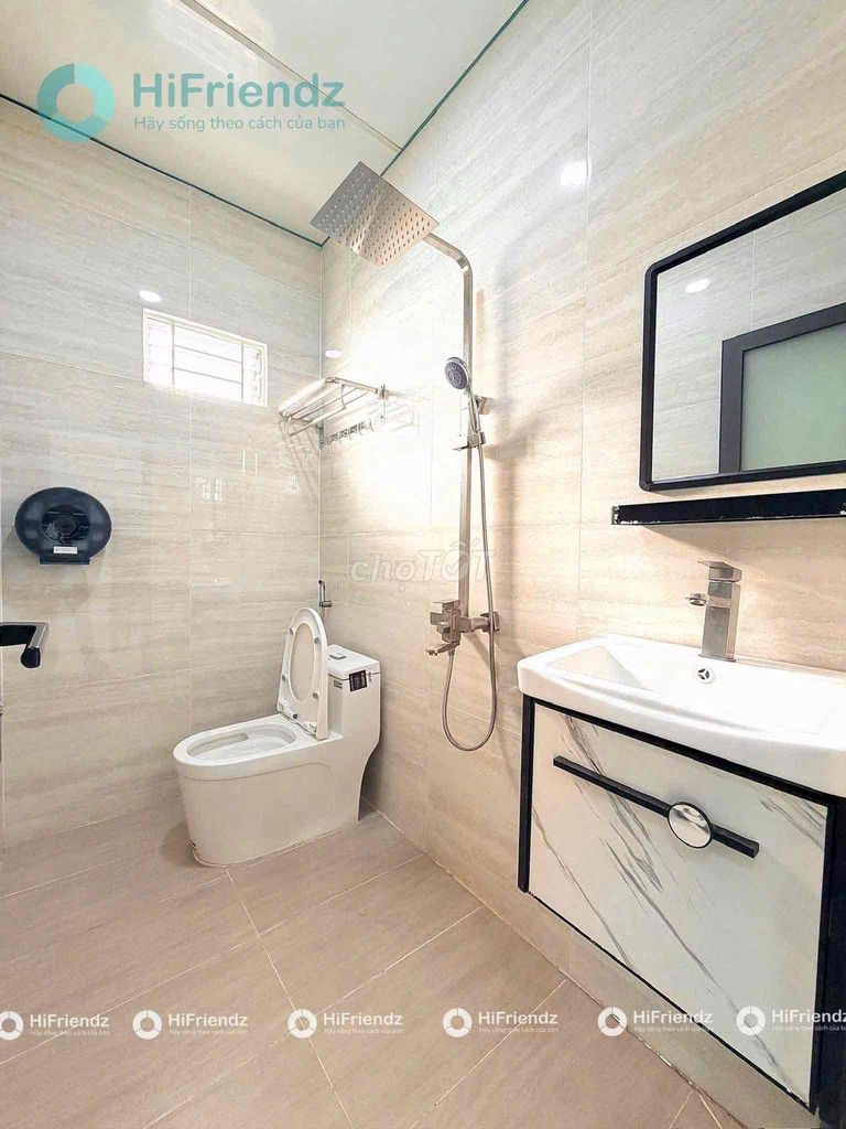 The service apartment is a studio right next to the positive line, copper grammar.