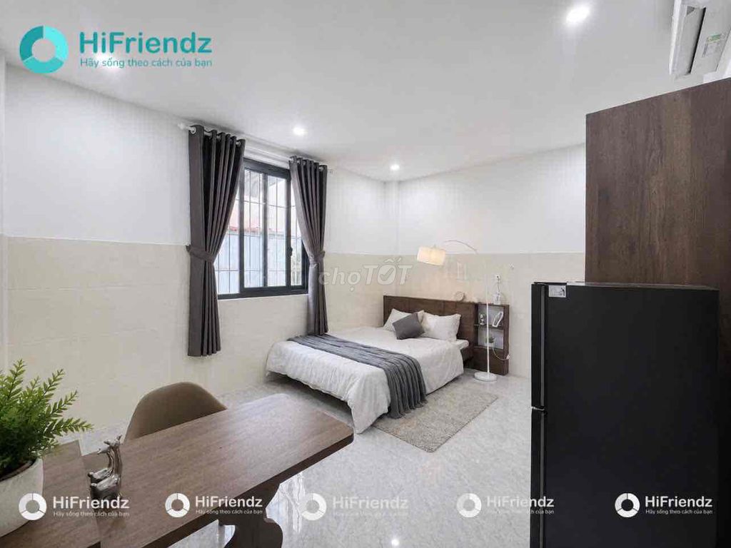 Tell Zhang the Studio House to start the Royal Service in the Great City Quốc lộ 13.
