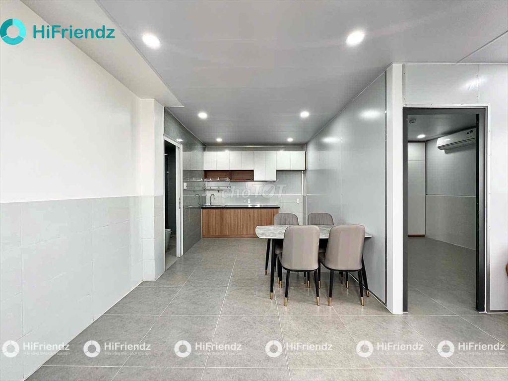 super large apartment - near the art - convenient travel