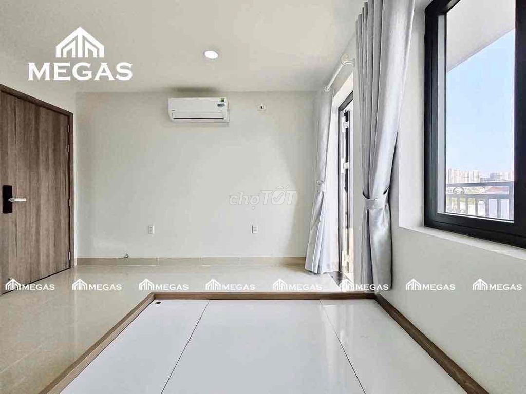 Rent the open-air balcony right in the shower. It's a bargain.
