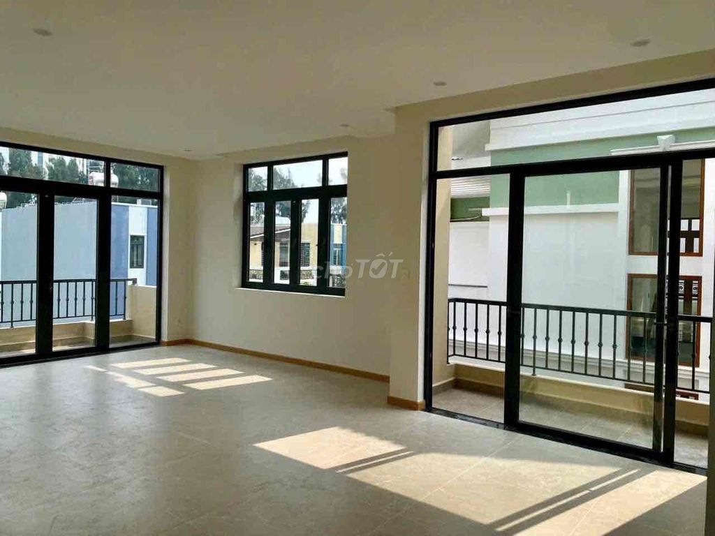 Rent a single villa with four bedrooms 5 toilets near global City - full interior - C