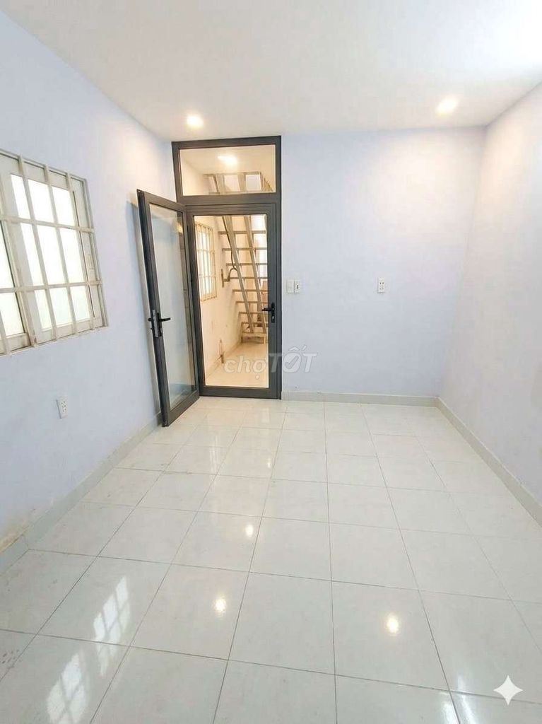 The two floors are 80 meters cheap.