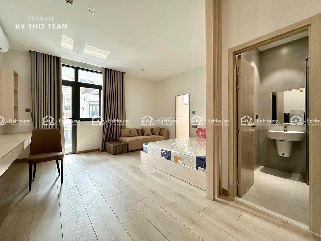 A mini apartment. A new 40 M2 bedroom right here at the airport.