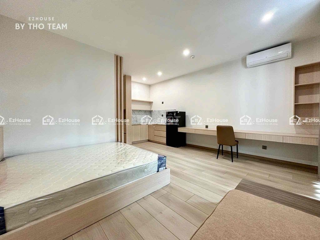 A mini apartment. A new 40 M2 bedroom right here at the airport.