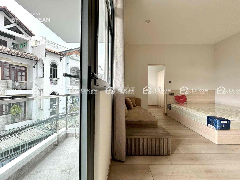 A mini apartment. A new 40 M2 bedroom right here at the airport.