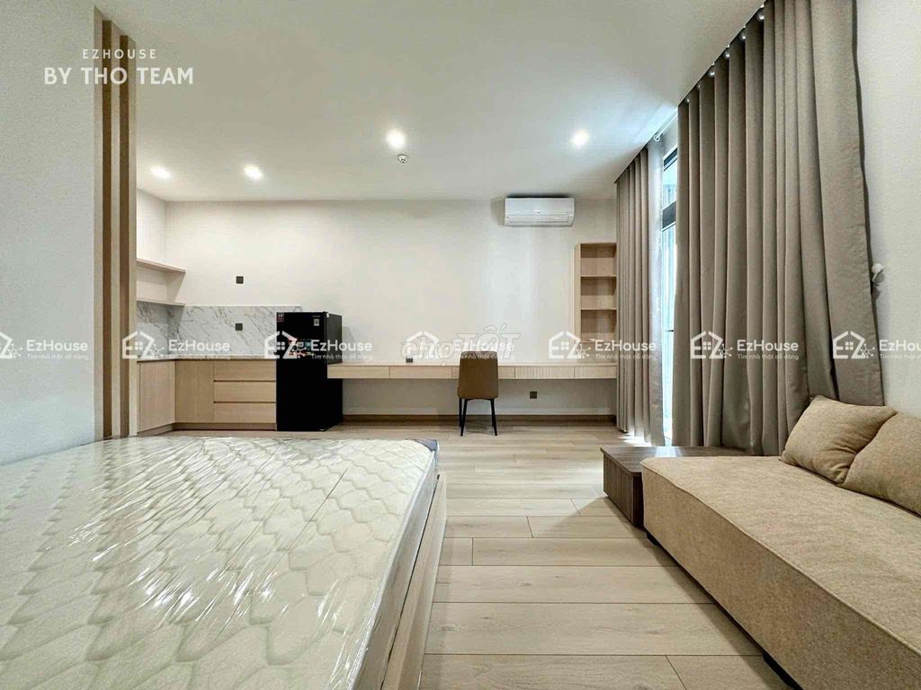 A mini apartment. A new 40 M2 bedroom right here at the airport.