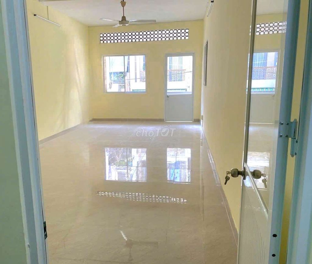 Hai Bà Trưng alleyhouse 4X18 M 2 floors.