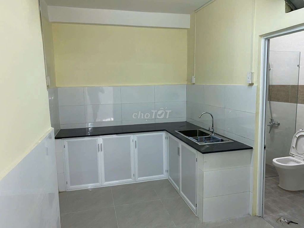 Hai Bà Trưng alleyhouse 4X18 M 2 floors.