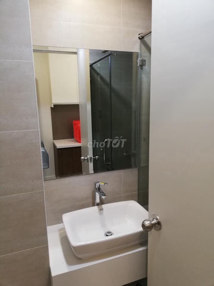 Need to rent the Officetel Central Premium with interiors - bid: Eight million.