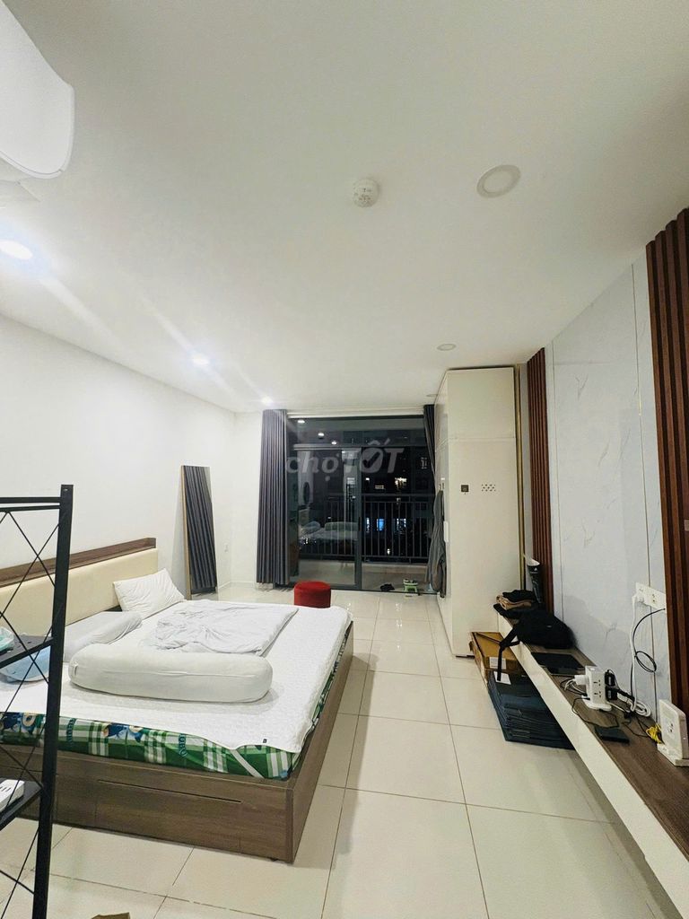 Need to rent the Officetel Central Premium with interiors - bid: Eight million.