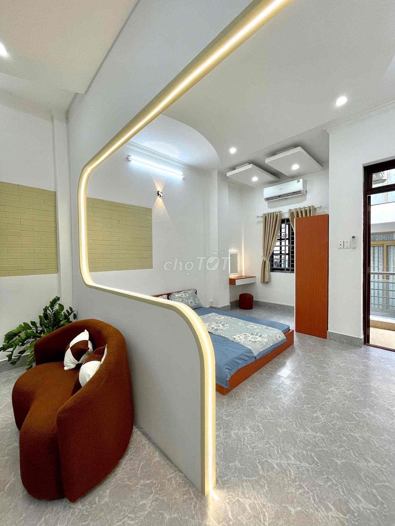 The new apartment is in the center of 1 - private balcony.