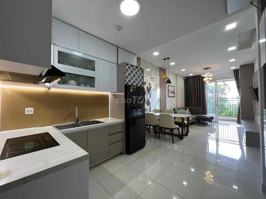 Rent a good apartment at The Botanica 2 bedrooms 2 bathrooms near the airport