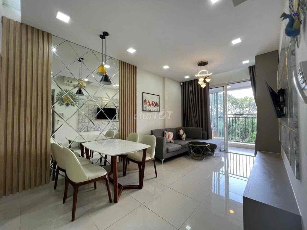 Rent a good apartment at The Botanica 2 bedrooms 2 bathrooms near the airport
