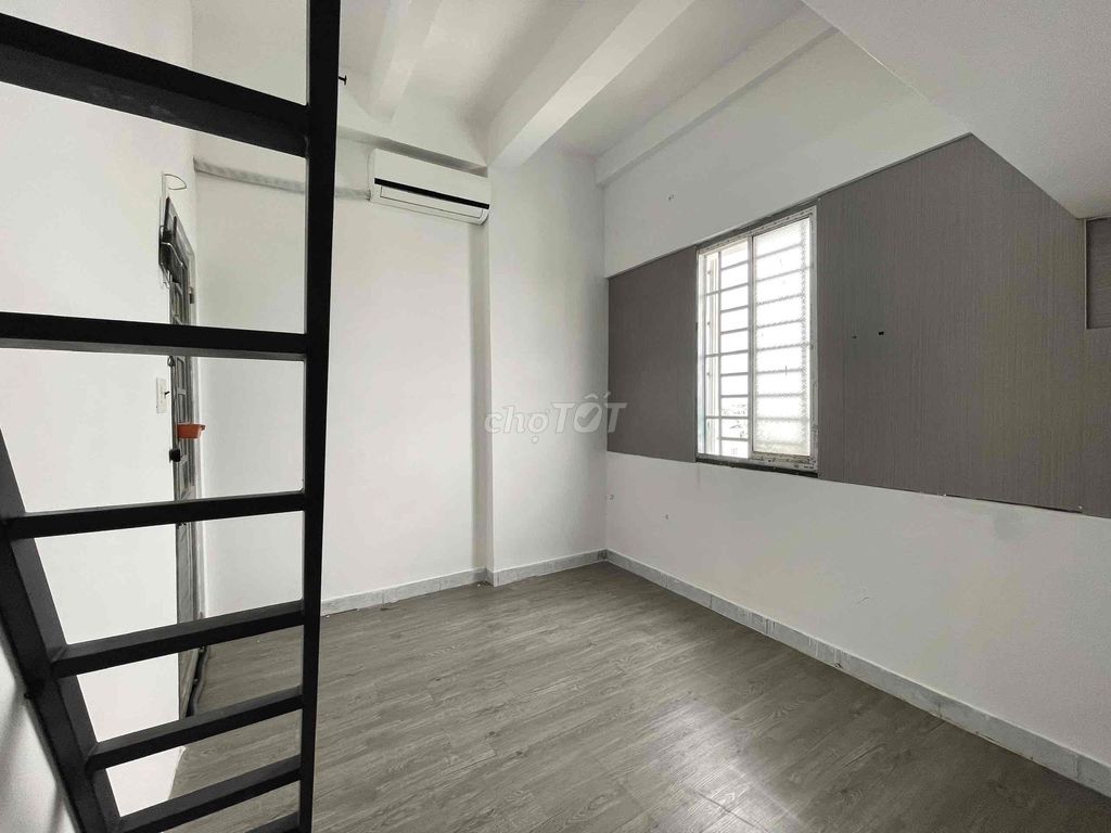 cheap room - sky window - ready air conditioning near fourth quarter