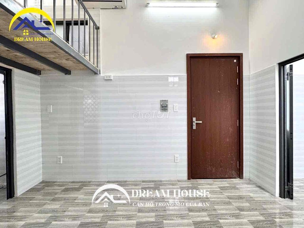 The new high Duplexe Lescovar is built right now. Emart Phan Huy Ích.