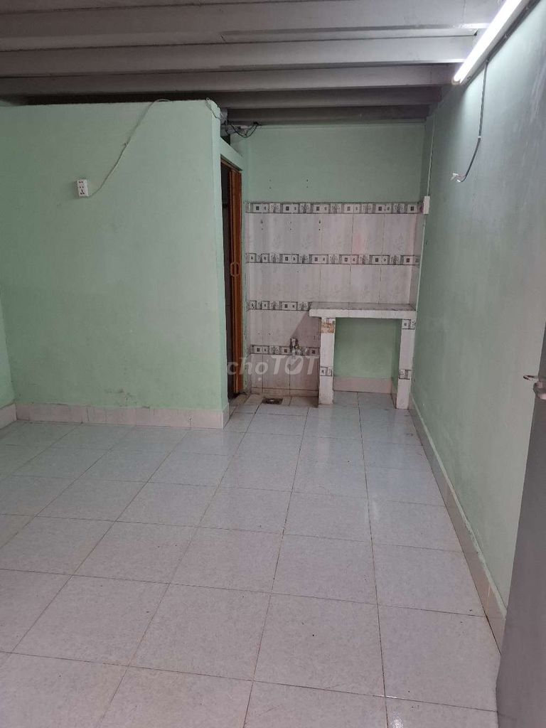 Rent Nguyễn Tư Giản.