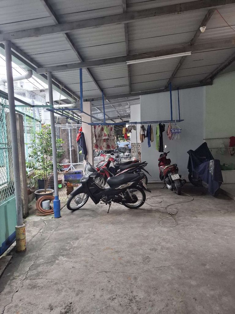 Rent Nguyễn Tư Giản.