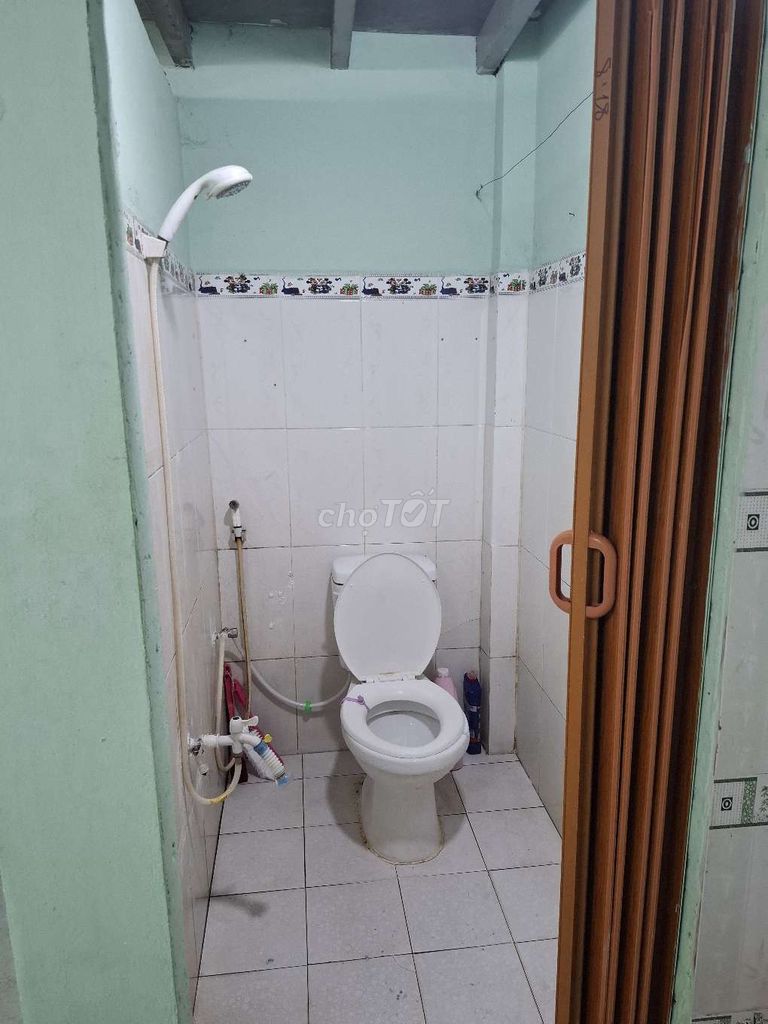Rent Nguyễn Tư Giản.